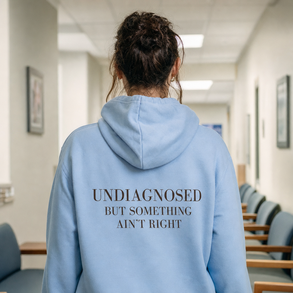 Αδιάγνωστο. Αλλά Κάτι Δεν Πάει Καλά. Hoodie